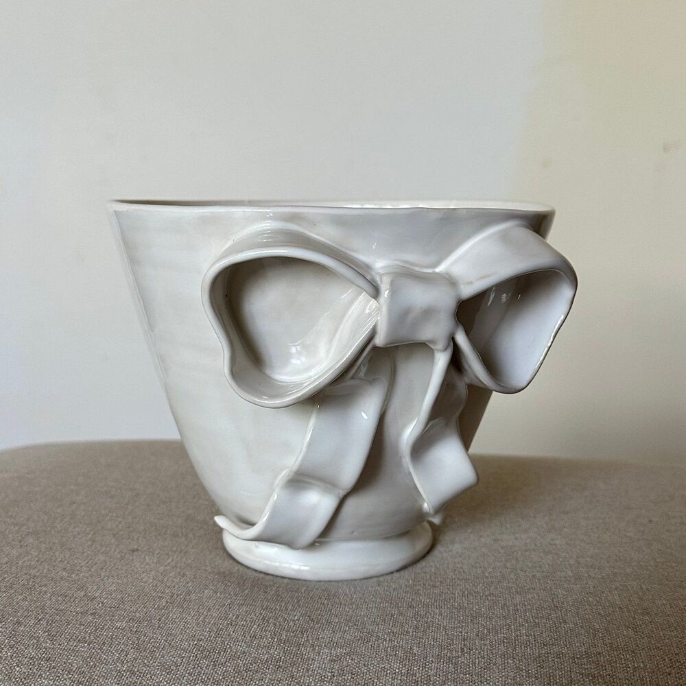 Maryfrances Carter Pottery Bow Ribbon Vase, large